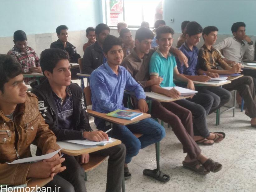 اجرای طرح زکات علمی در دبیرستان ابوریحان هشت بندی هشتبندی