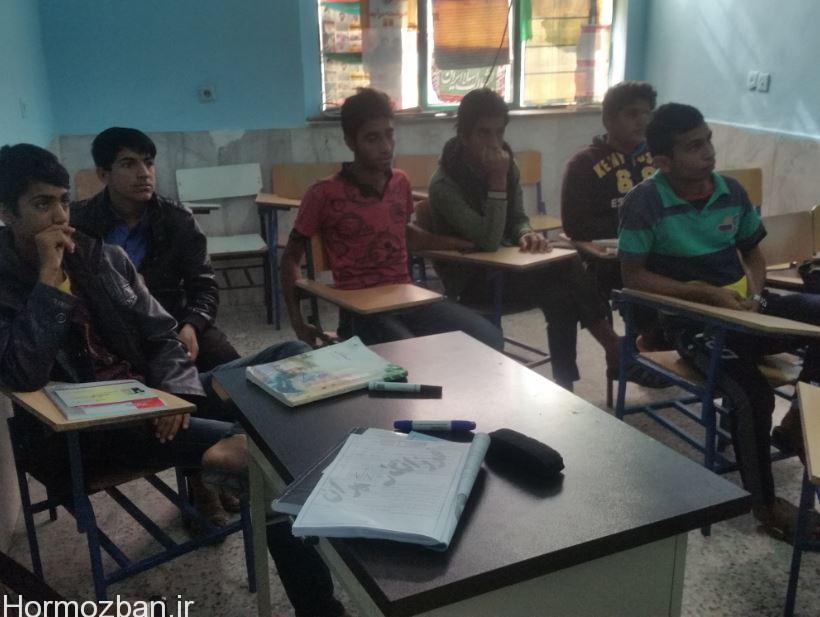 اجرای طرح زکات علمی در دبیرستان ابوریحان هشت بندی هشتبندی