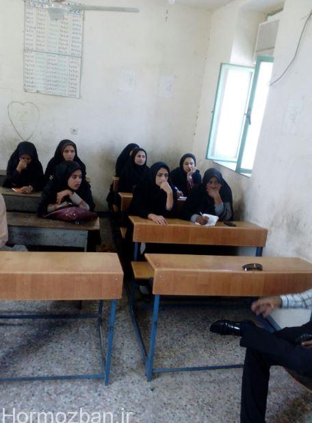 تشکیل جلسات گروه های همیار مدارس مرکز شهر هشت بندی