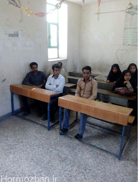 تشکیل جلسات گروه های همیار مدارس مرکز شهر هشت بندی