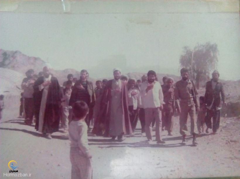 تصاویر دیده نشده از مدیر دبیرستان ابوریحان هشت بندی