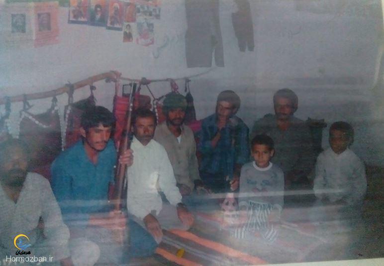 تصاویر دیده نشده از مدیر دبیرستان ابوریحان هشت بندی