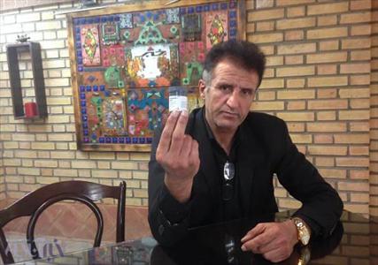 یا مرا به پرسپولیس بیاورید یا رگم را می‌زنم