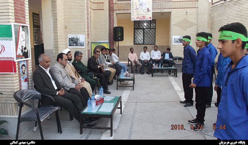 زنگ بازگشایی مدارس در دبیرستان آیت الله طالقانی میناب نواخته شد + تصاویر