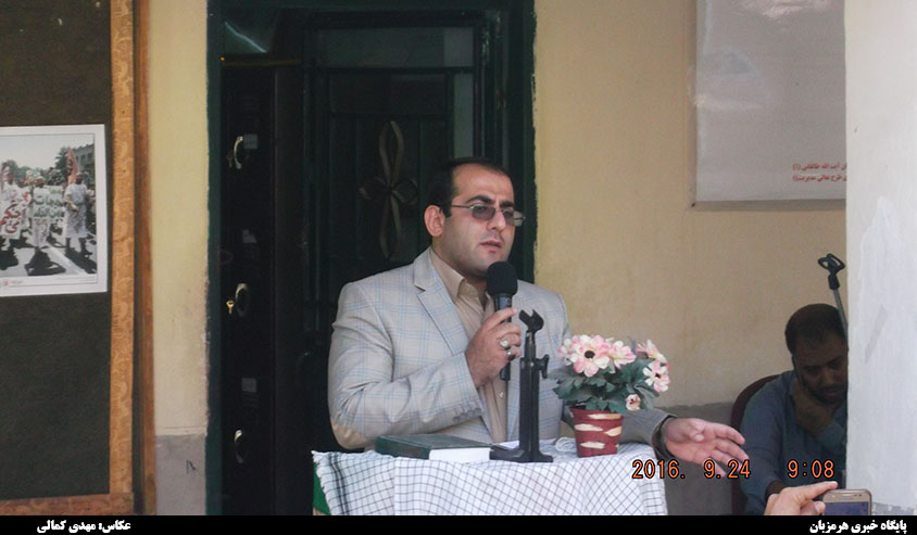 زنگ بازگشایی مدارس در دبیرستان آیت الله طالقانی میناب نواخته شد + تصاویر