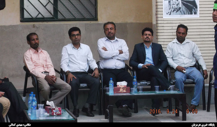 زنگ بازگشایی مدارس در دبیرستان آیت الله طالقانی میناب نواخته شد + تصاویر