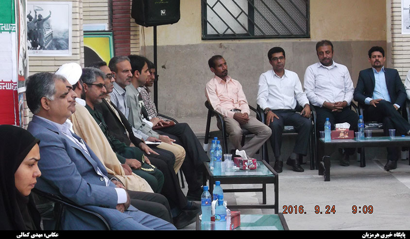 زنگ بازگشایی مدارس در دبیرستان آیت الله طالقانی میناب نواخته شد + تصاویر