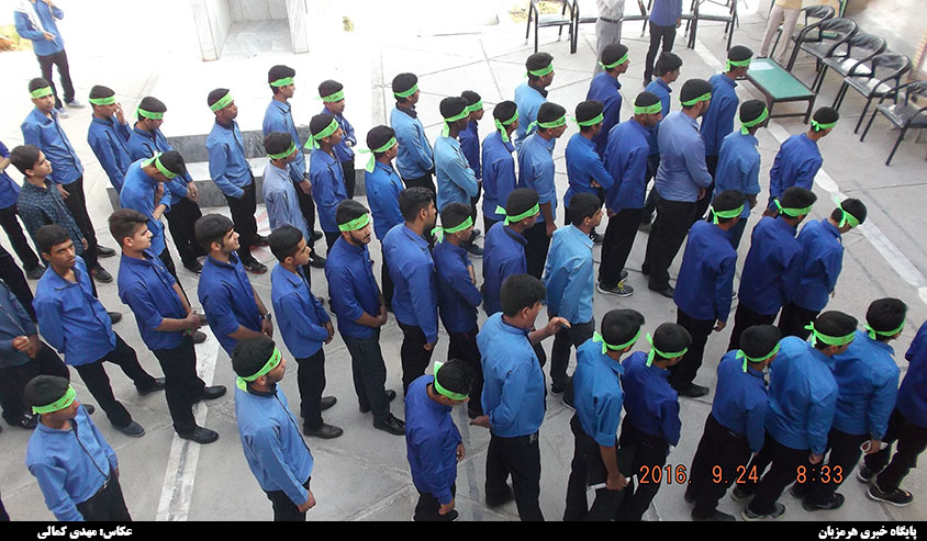 زنگ بازگشایی مدارس در دبیرستان آیت الله طالقانی میناب نواخته شد + تصاویر