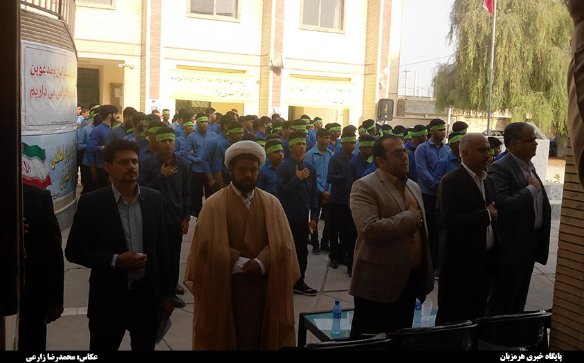 زنگ بازگشایی مدارس در دبیرستان آیت الله طالقانی میناب نواخته شد + تصاویر