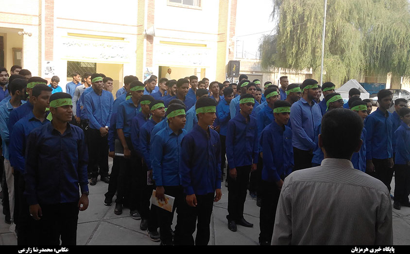 زنگ بازگشایی مدارس در دبیرستان آیت الله طالقانی میناب نواخته شد + تصاویر