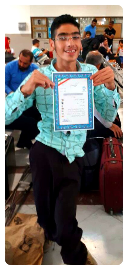 دانش آموزان مینابی موفق به کسب رتبه های برتر کشوری شدند + تصاویر