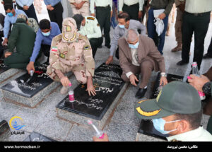 گزارش تصویری/ غبارروبی گلزار مطهر شهدای گمنام شهرستان ابوموسی به مناسبت هفته نیروی انتظامی