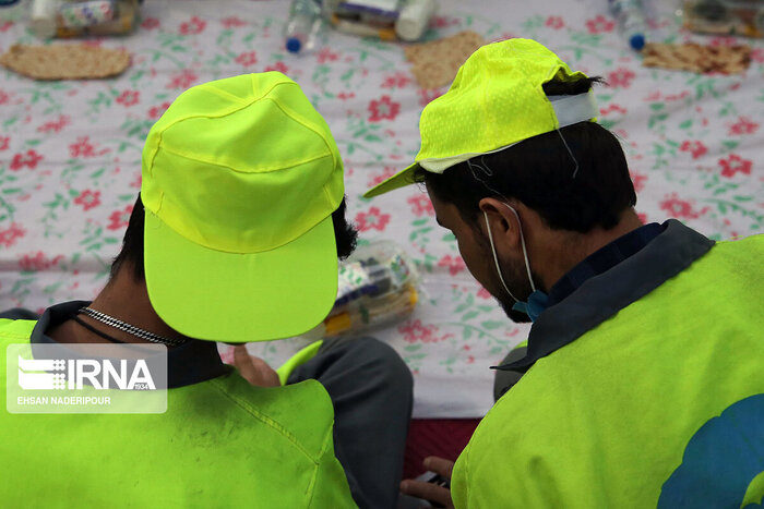 شاهد ملازم: ۴۰۰ پاکبان و سبزبان قشمی میهمان ضیافت افطاری ساده شدند