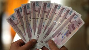 جواد رستمی زاده : کمک 16 میلیارد ریالی موسسه خیریه سلمان فارسی به خانواده های ایتام بستک