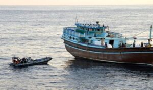 مجتبی قهرمانی: شناور ‌حامل ۲۲هزار لیتر سوخت قاچاق در خلیج فارس توقیف شد