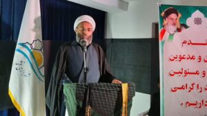 امام جمه قشم در شب شعر دفاع مقدس: از ظرفیت شعر در قالب بیان مشکلات جامعه استفاده شود