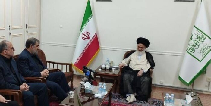 دیدار محسن رضایی با آیت الله سیدهاشم حسینی بوشهری در قم / ضرورت اصلاح نظام پولی و بانکداری کشور