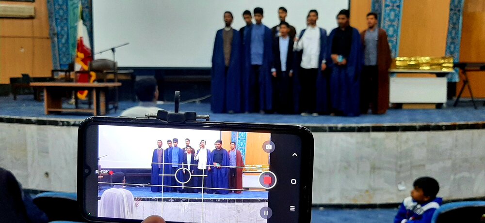 گزارش تصویری / جشن میلاد حضرت زهرا (س) در مدرسه علمیه امام علی (ع) میناب