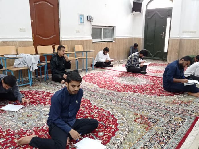به روایت تصویر/ امتحانات پایان ترم نیمسال اول مدرسه علمیه آل بیت بندرلنگه