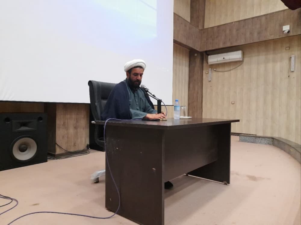 نشست تحکیم خانواده و مهارت های زندگی در جزیره بوموسی برگزار شد + تصاویر