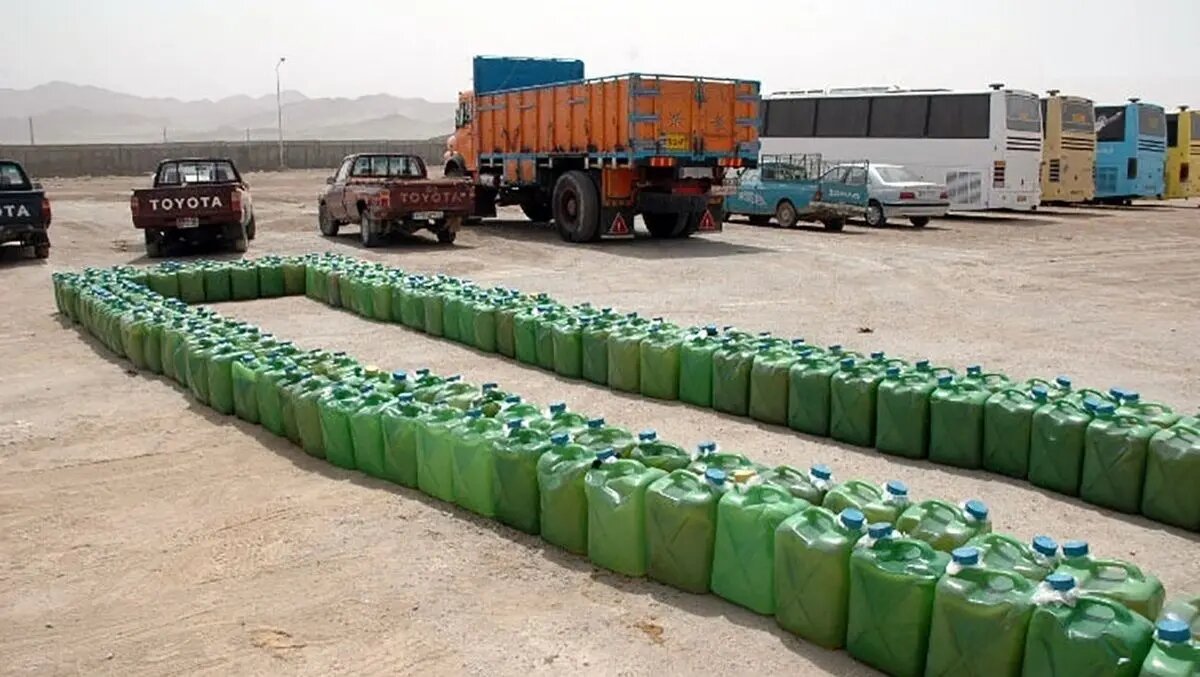 توقیف ۱۸ هزار لیتر سوخت قاچاق و ۹ دستگاه خودروی نیسان در میناب - خبرگزاری مهر | اخبار ایران و جهان