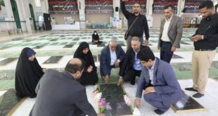 ادای احترام فعالان رسانه‌ای هرمزگان به شهدا و پیشکسوتان فقید مطبوعات