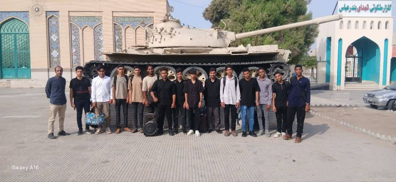 اعزام ۲۹ نفر از دانش آموزان شهرستان رودان به دوره طرح یاوران ولایت