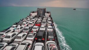 لندینگرافت به‌گل‌نشسته هرمزگان با ۱۰۰ مسافر دوباره شناور شد