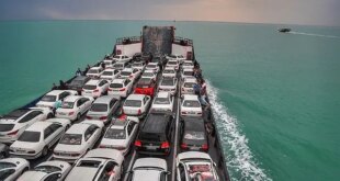 لندینگرافت به‌گل‌نشسته هرمزگان با ۱۰۰ مسافر دوباره شناور شد