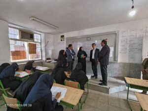 بازدید مدیرکل آموزش و پرورش هرمزگان از روند برگزاری آزمون پایش کیفیت آموزشی در مدارس متوسطه دوم ناحیه یک بندرعباس